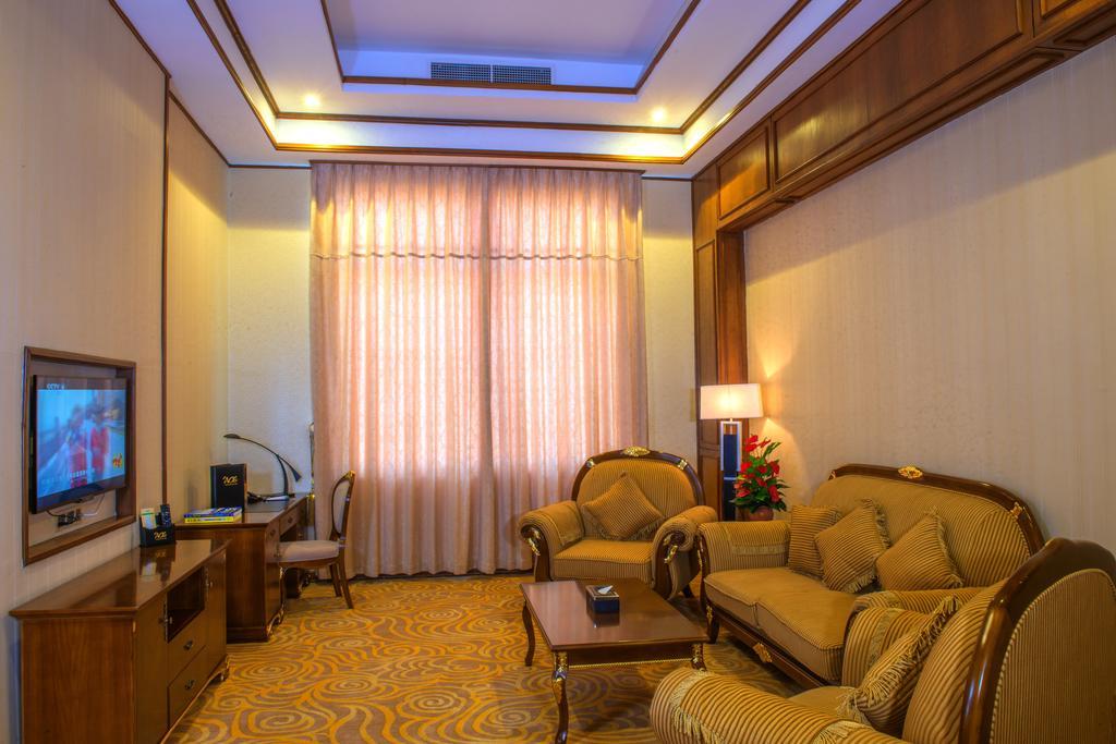 Naypyidaw فندق رويال أستر الغرفة الصورة